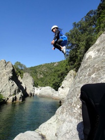 Saut dans la rivière du Vecchio Saut dans la rivière du Vecchio