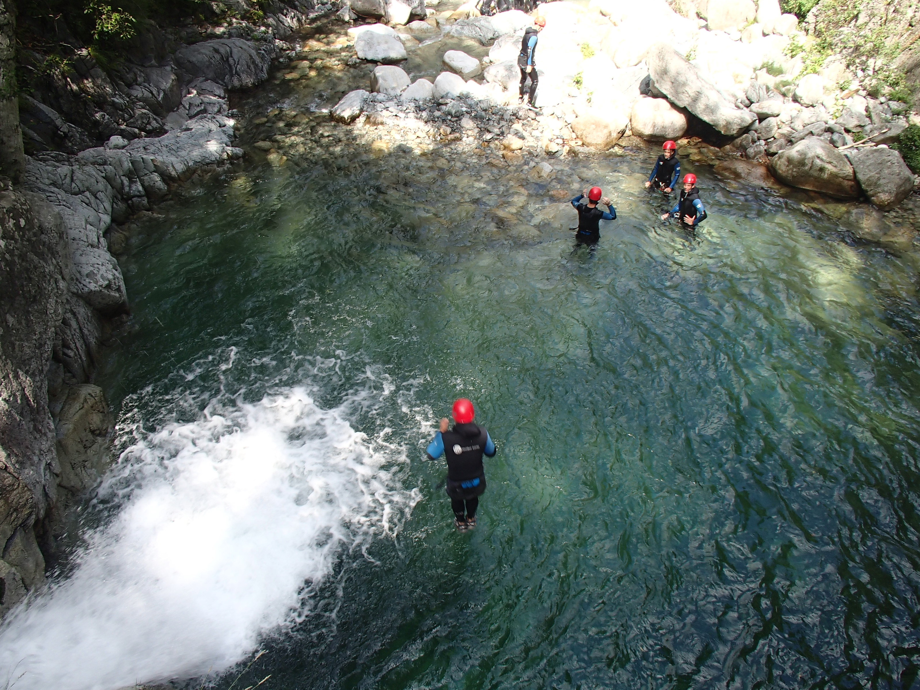 Saut dans le Canyon du Verghellu