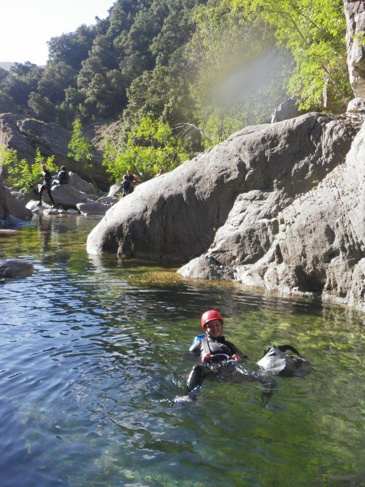 Le Zoïcu : bain de fraîcheur dans une vasque Le Zoïcu : bain de fraîcheur dans une vasque