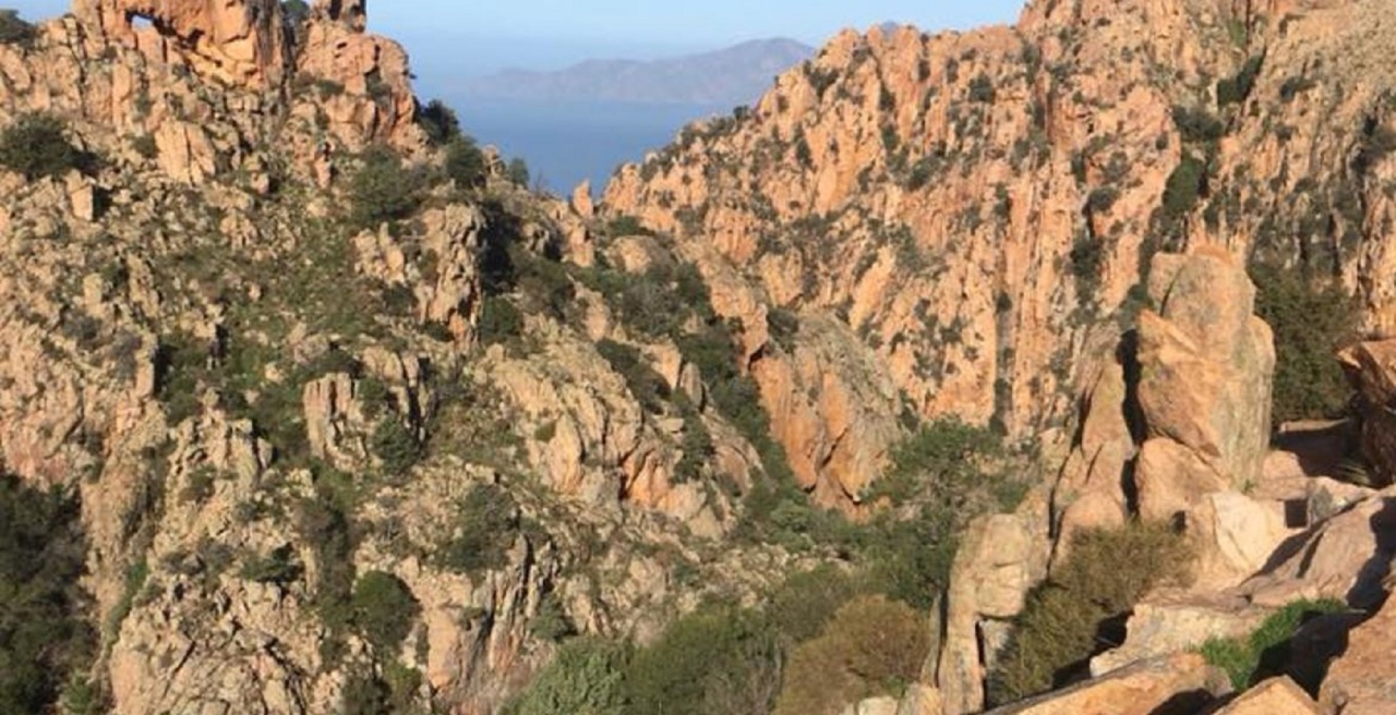 Canyon du Dardu en été dans les Calanche de Piana