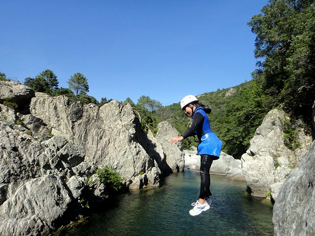 saut enfant canyoning famille