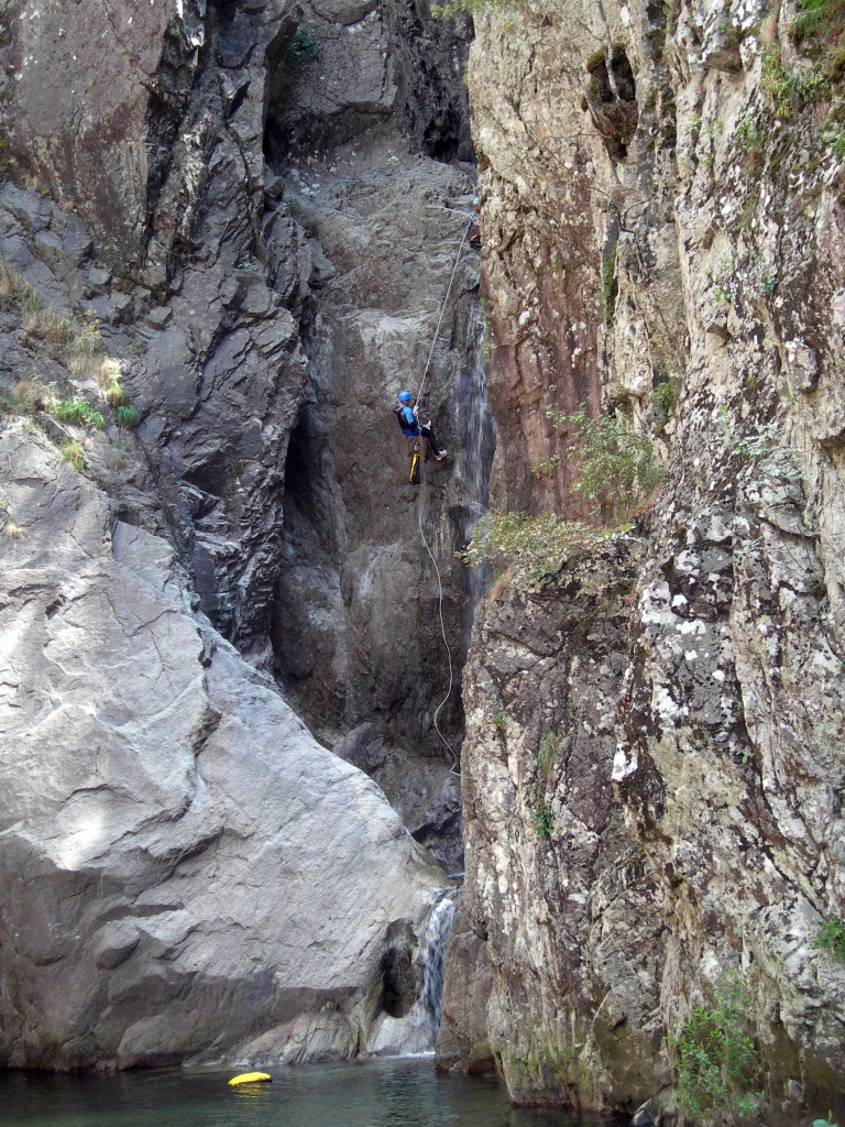 Rappel corse canyoning